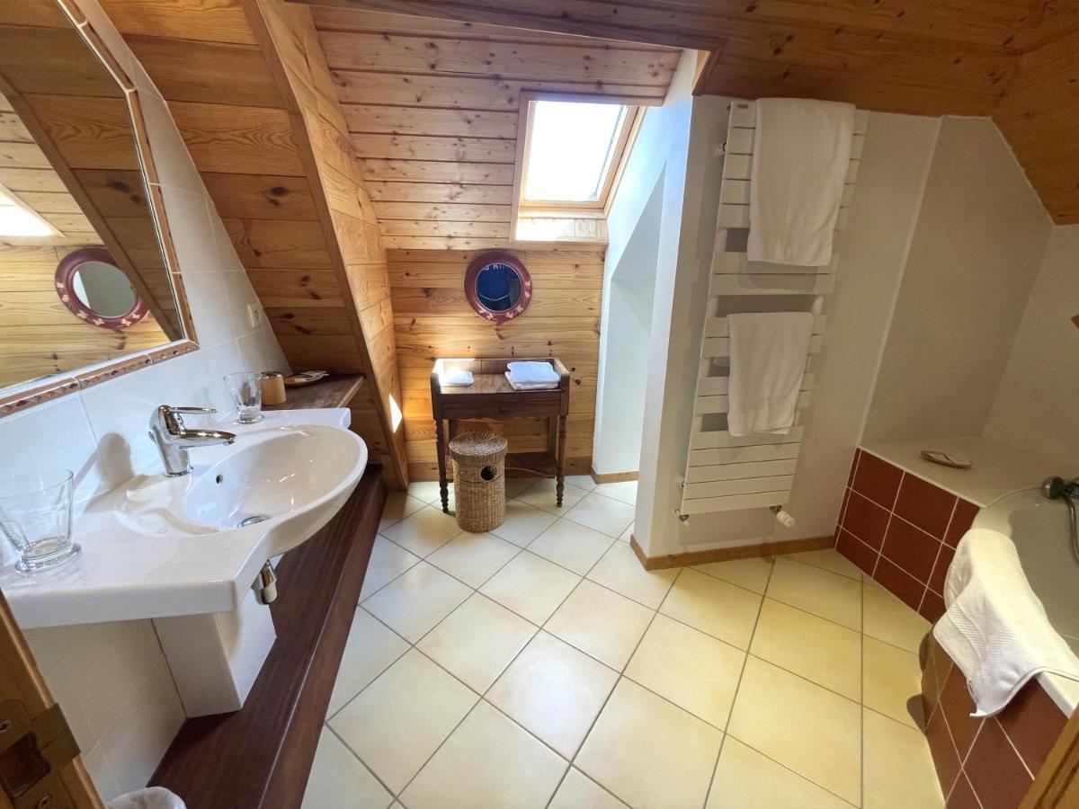 Bed and Breakfast Domaine De Montvianeix Saint-Victor-Montvianeix Esterno foto