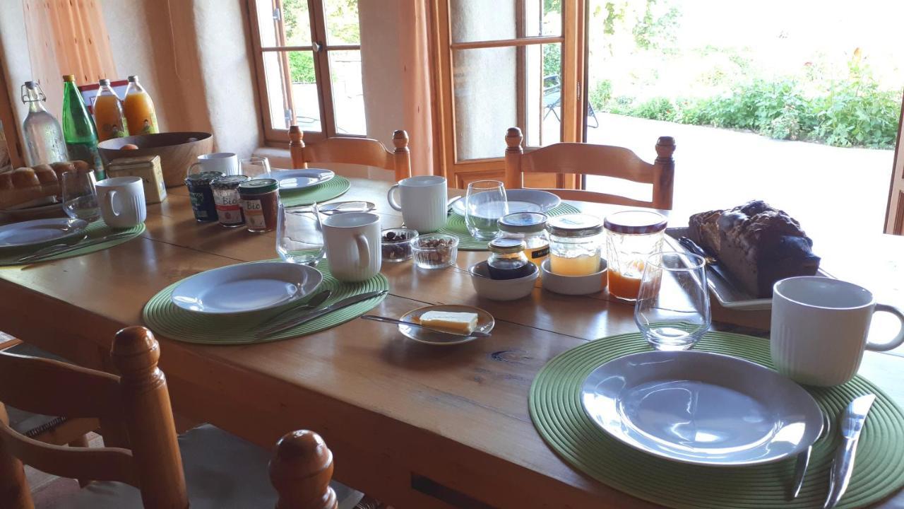 Bed and Breakfast Domaine De Montvianeix Saint-Victor-Montvianeix Esterno foto