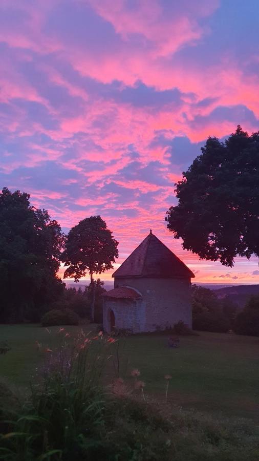 Bed and Breakfast Domaine De Montvianeix Saint-Victor-Montvianeix Esterno foto