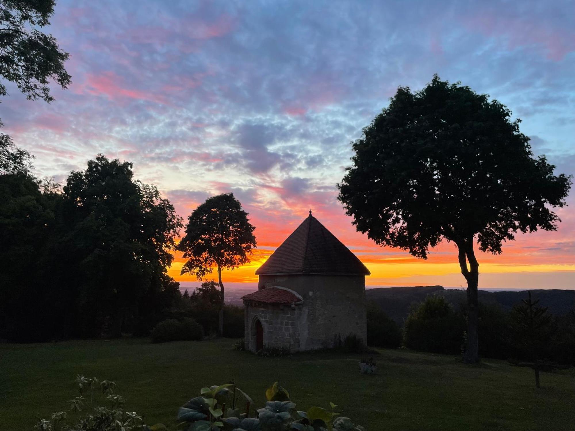 Bed and Breakfast Domaine De Montvianeix Saint-Victor-Montvianeix Esterno foto