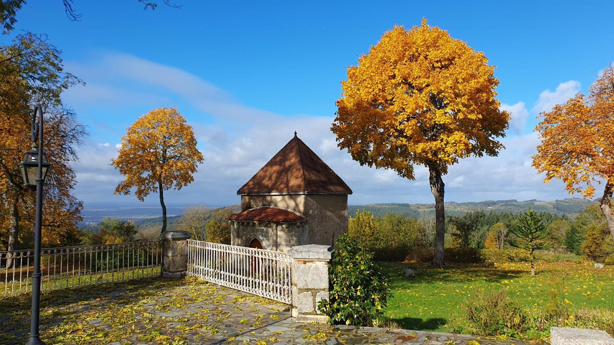 Bed and Breakfast Domaine De Montvianeix Saint-Victor-Montvianeix Esterno foto