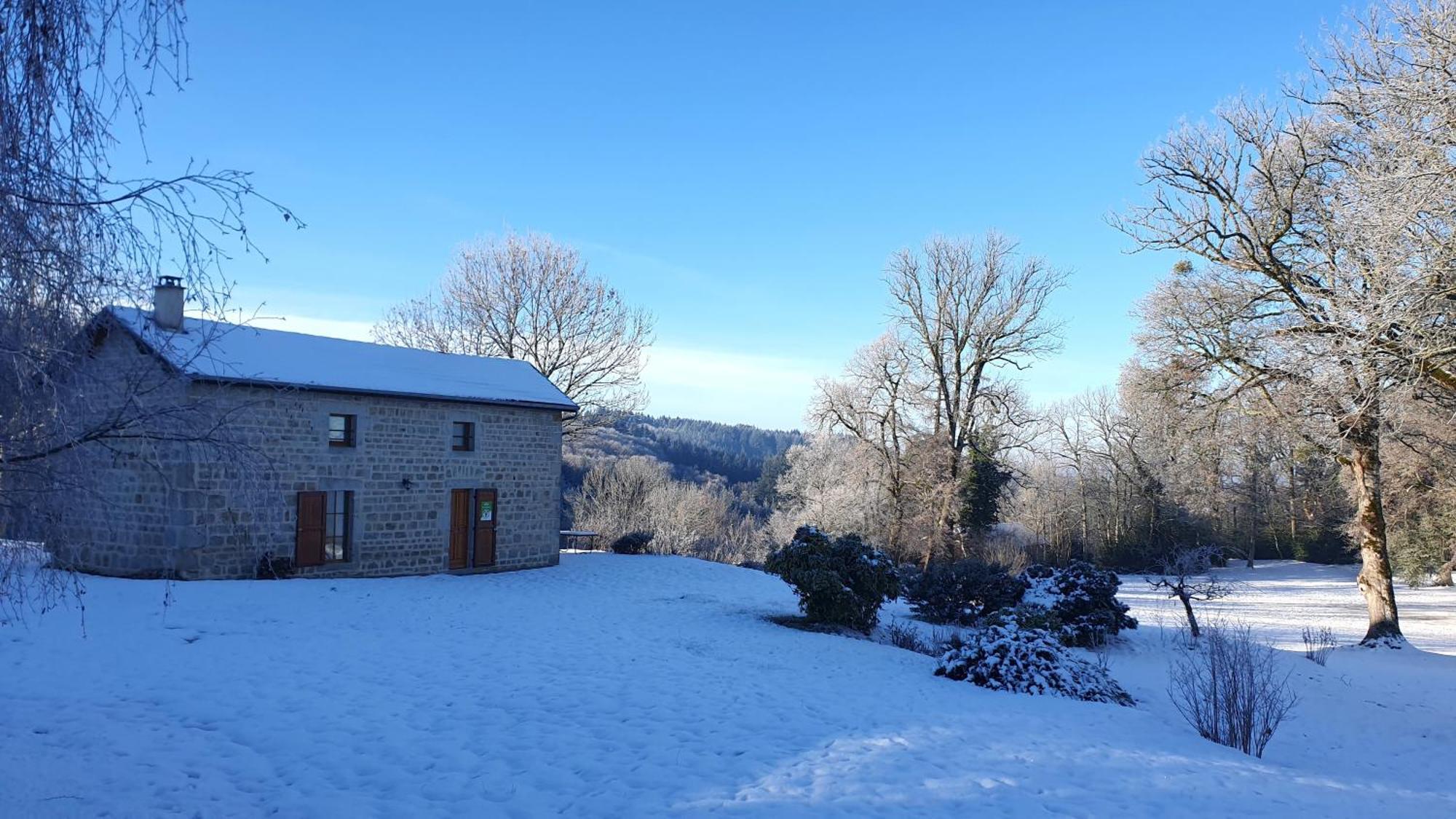 Bed and Breakfast Domaine De Montvianeix Saint-Victor-Montvianeix Esterno foto