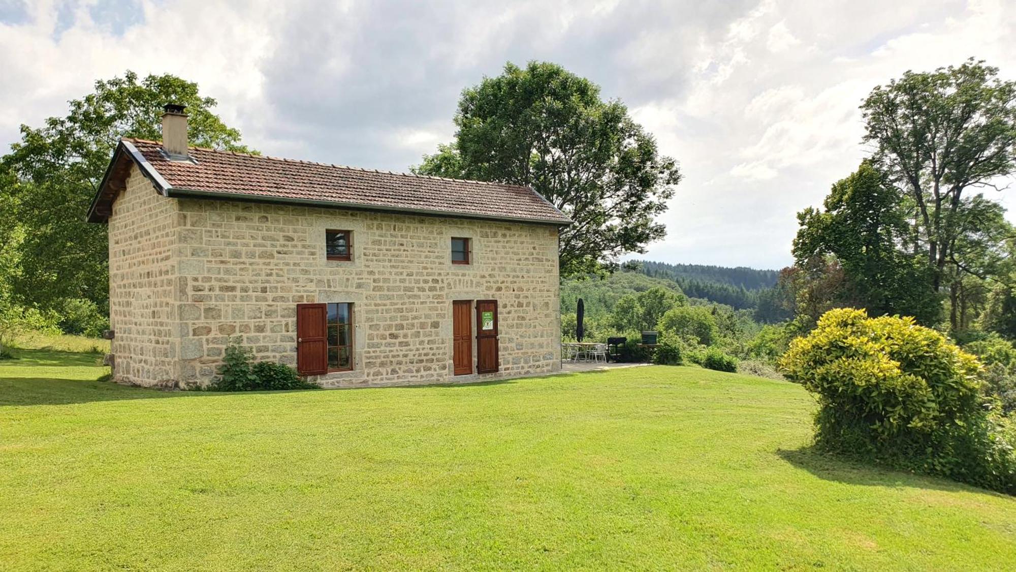 Bed and Breakfast Domaine De Montvianeix Saint-Victor-Montvianeix Esterno foto