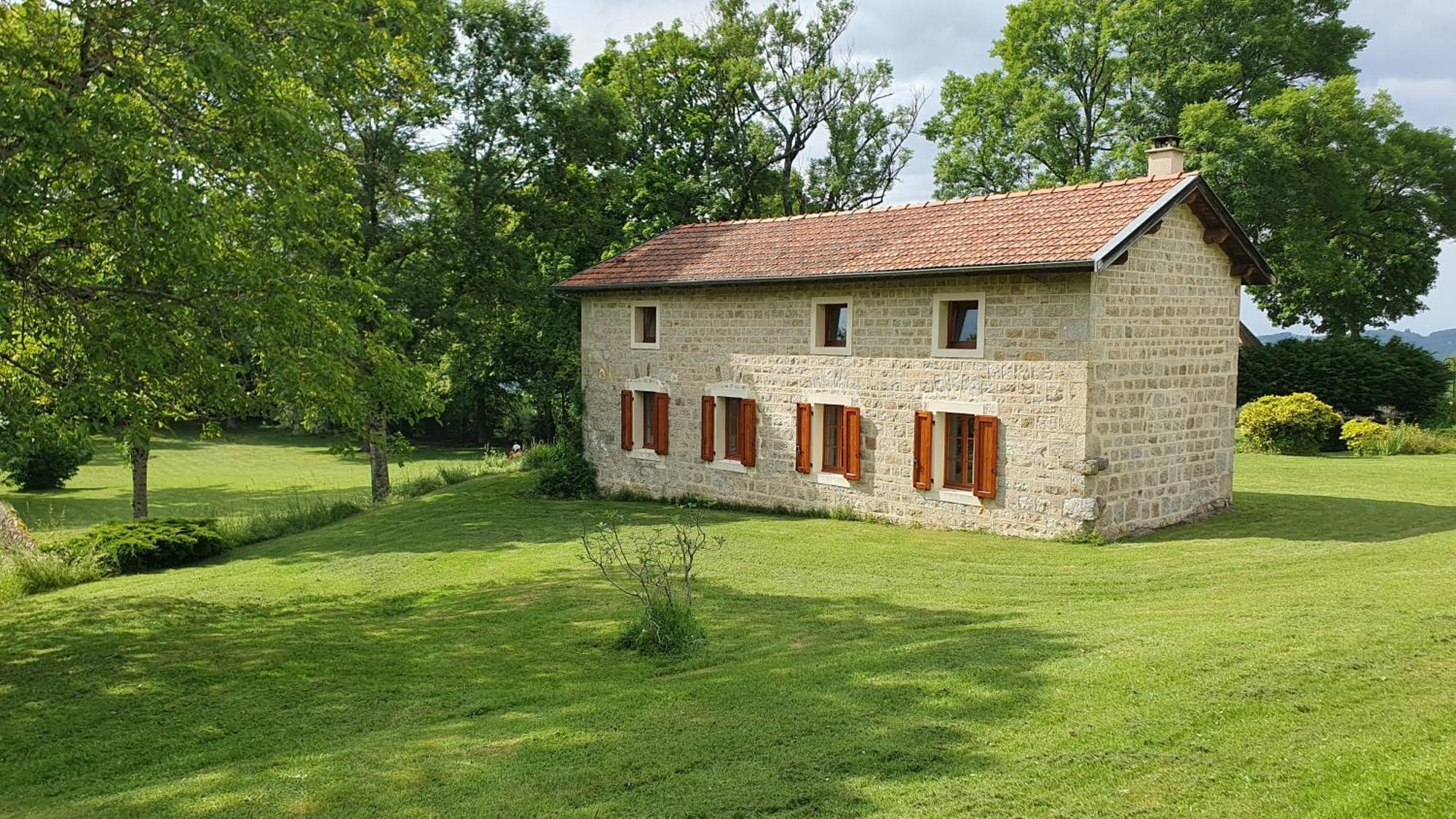 Bed and Breakfast Domaine De Montvianeix Saint-Victor-Montvianeix Esterno foto